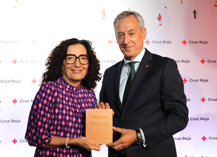 Eurocaja Rural, reconocida por Cruz Roja por su compromiso social en el encuentro con empresas con motivo del Aniversario de la DANA