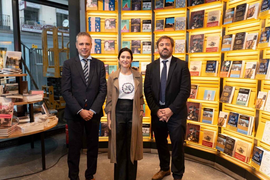 La presidenta de la Comunidad de Madrid, Doña Isabel Díaz Ayuso, inaugura la nueva Fnac Callao 1 fnac callao ayuso 2