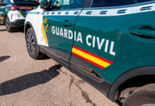 Guardia Civil rescata a un hombre inconsciente en Almadén tras recibir aviso de perros sueltos en la vía pública