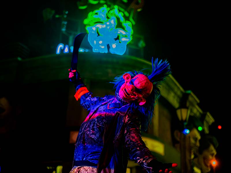 Espectáculos, pasajes y terror: llega Halloween a Parque Warner y Parque de Atracciones de Madrid