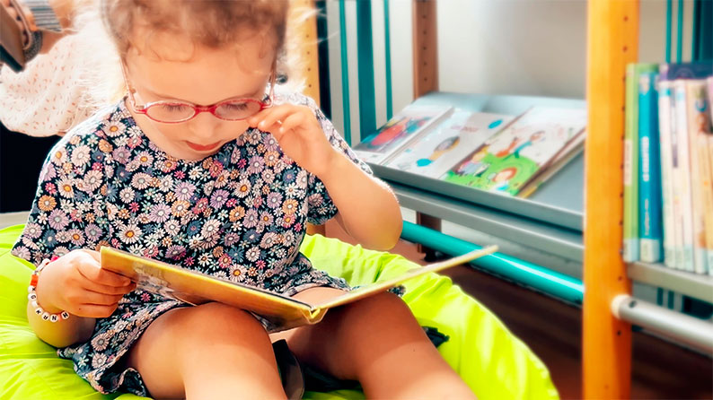 ¡Descubre en la Biblioteca de Tomelloso los beneficios y objetivos de la lectura en la infancia!