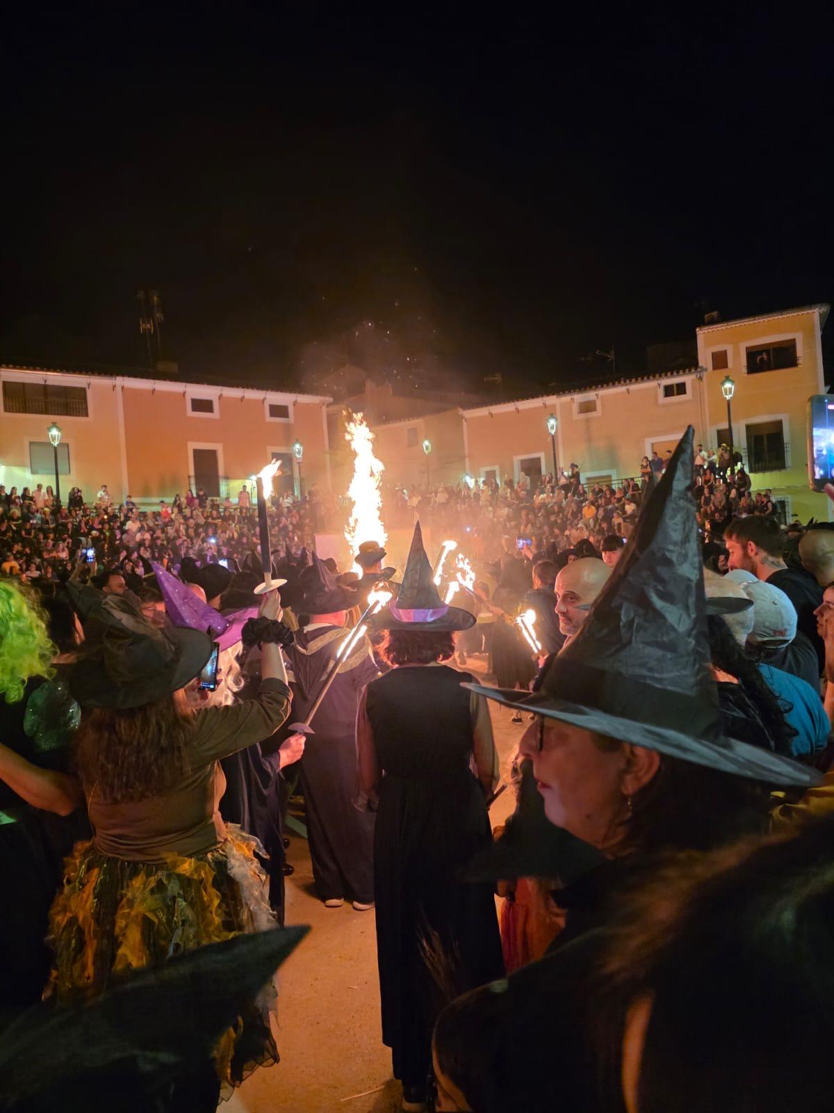 Liétor se convierte en el epicentro mágico de España con un multitudinario Encuentro Nacional de Brujas