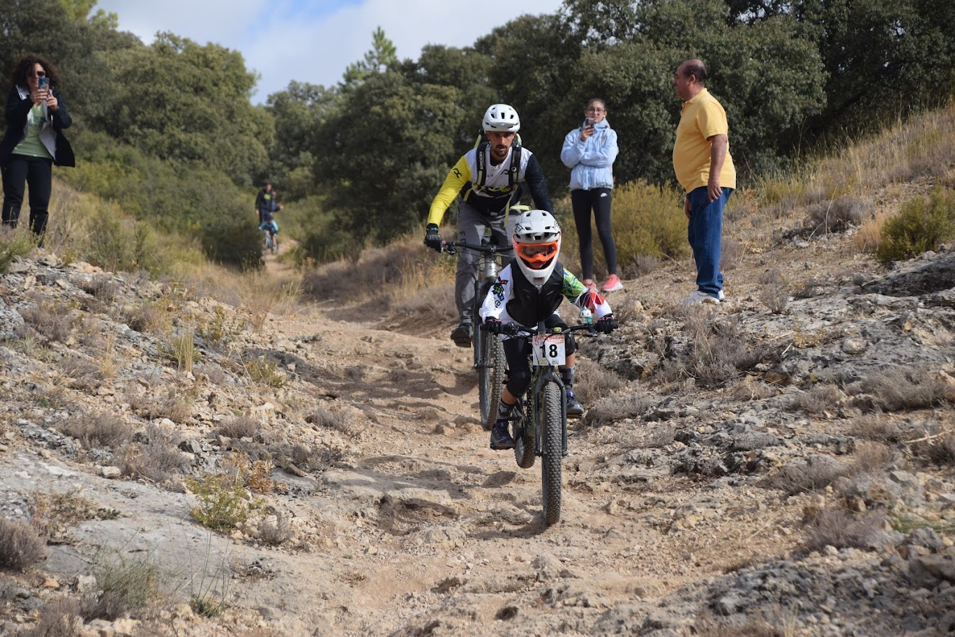 Gran participación y mucha técnica en un emocionante Mini Enduro MTB Cuenca