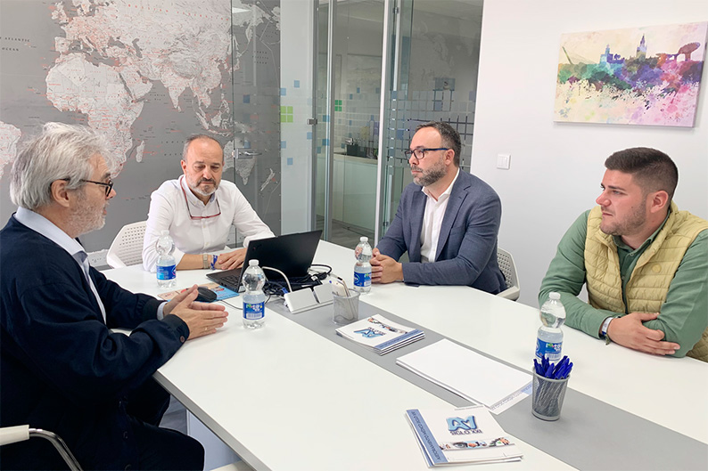 Navarro destaca el carácter emprendedor de los tomelloseros y su apuesta por la búsqueda de nuevos nichos de negocio