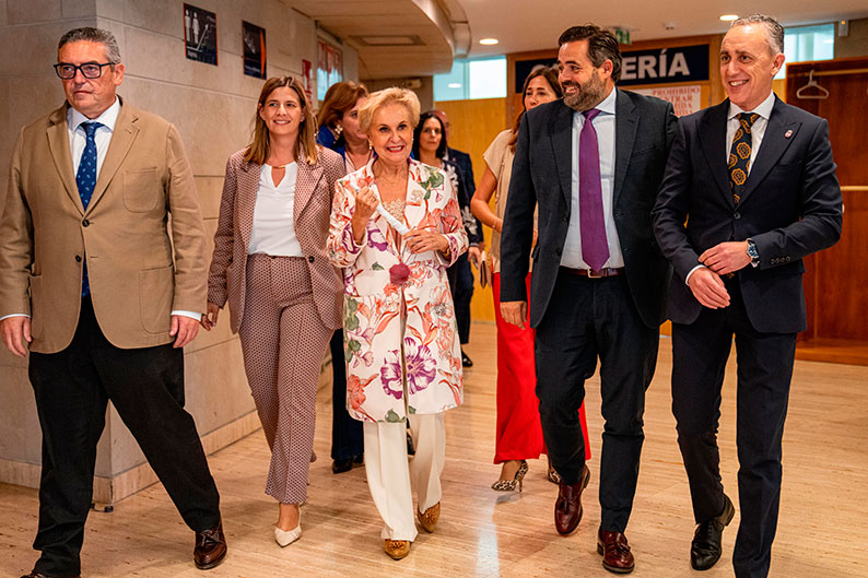 Núñez reivindica las políticas de igualdad real para poner a la mujer rural en el centro de la acción como hace AFAMMER en la región