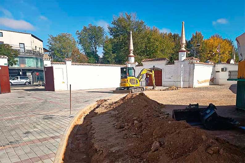 Comienzan las obras de mejora y accesibilidad en la entrada del Estadio Municipal Paco Gálvez