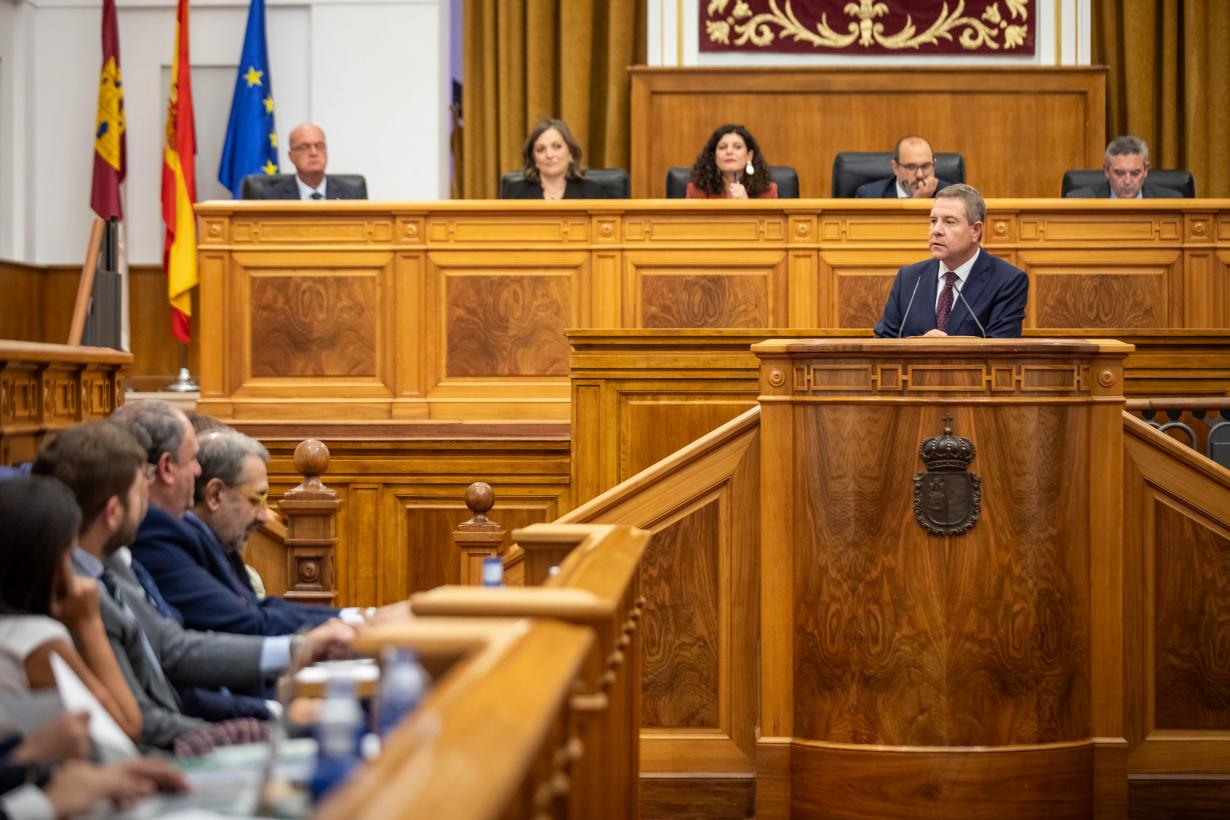 García-Page lamenta la falta de iniciativas y de crítica constructiva por parte del Grupo Parlamentario del PP en las Cortes