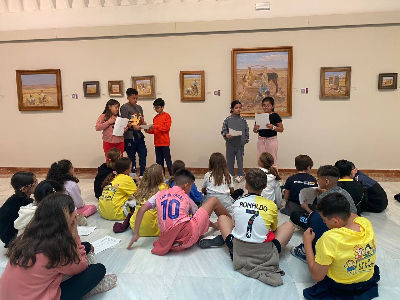 Estudiantes de 5º de Primaria del colegio San Isidro exploran el legado de Antonio López Torres