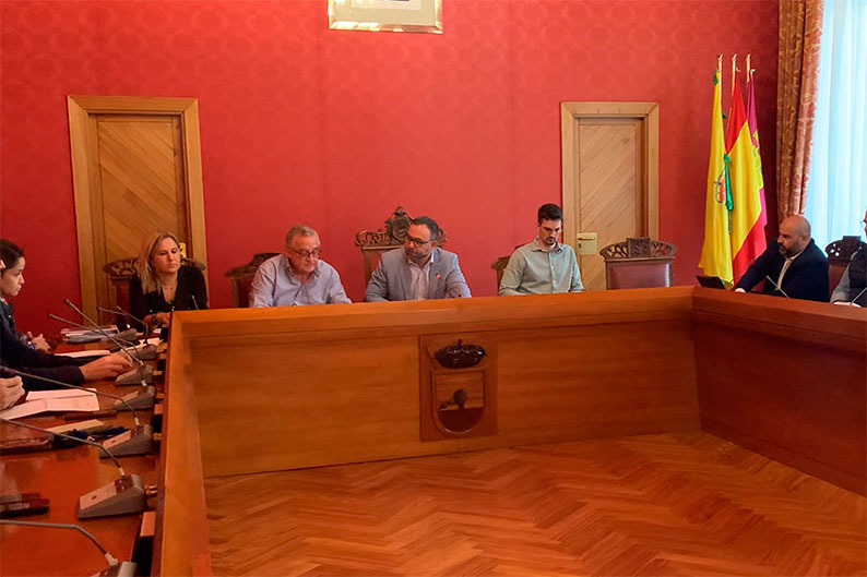 El pleno aprueba por unanimidad la aceptación de la ayuda de fondos europeos FEDER para la ejecución del Plan “Tomelloso, orígenes y futuro”