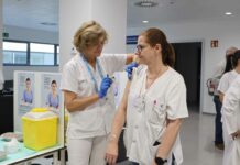 Cuenca impulsa la vacunación frente a la gripe y COVID con especial atención a los profesionales y trabajadores del área sanitaria