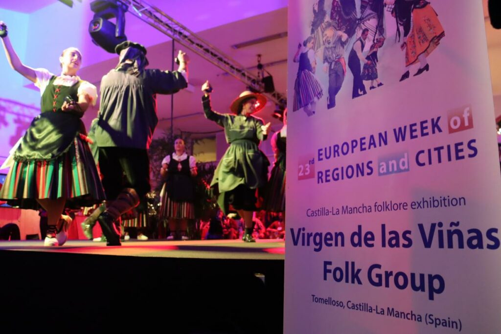 El grupo folclórico ‘Virgen de las Viñas’ de Tomelloso lleva el mejor folclore de Castilla-La Mancha a la Semana Europea de las Regiones