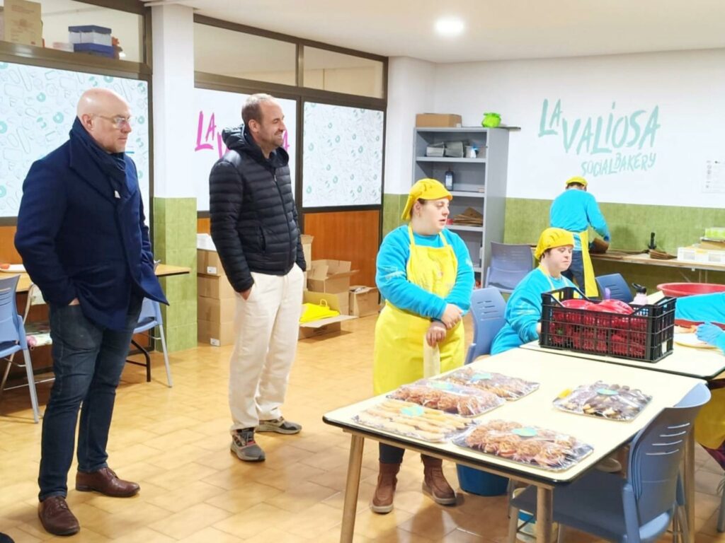 Tomelloso acoge el I Encuentro Empresarial de AEDIS con el proyecto “La Valiosa Social Bakery” como protagonista 2 aedis la valiosa 6