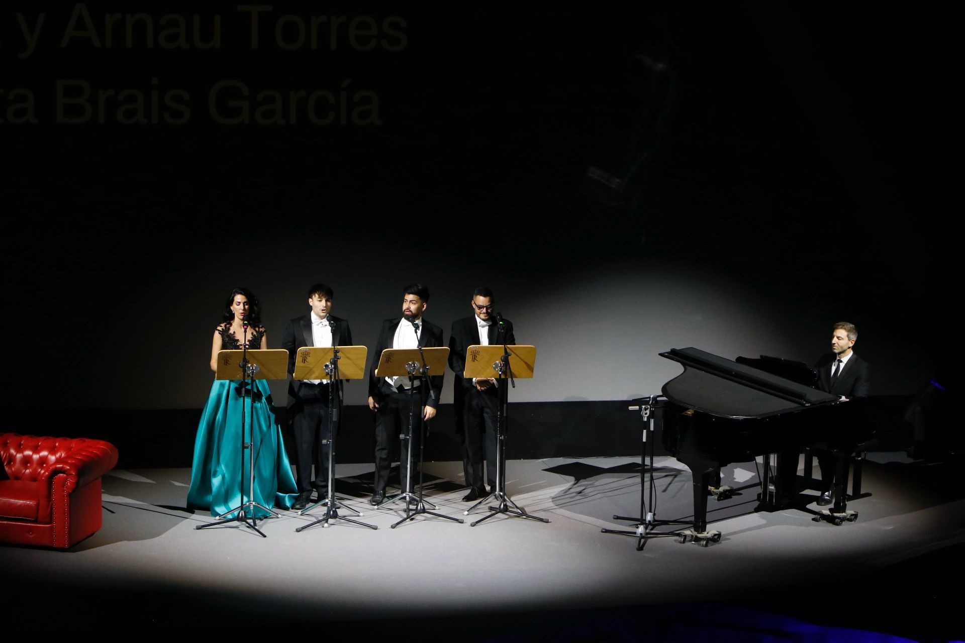 La soprano Alicia Hervás deslumbra en el Teatro Real durante la Gala 40º Aniversario de Isdefe