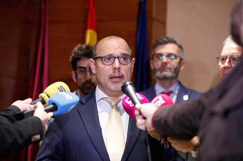 Bellido valora como “una gran victoria” la mayoría “abrumadora” del Congreso en la toma de posesión del nuevo Estatuto de Autonomía