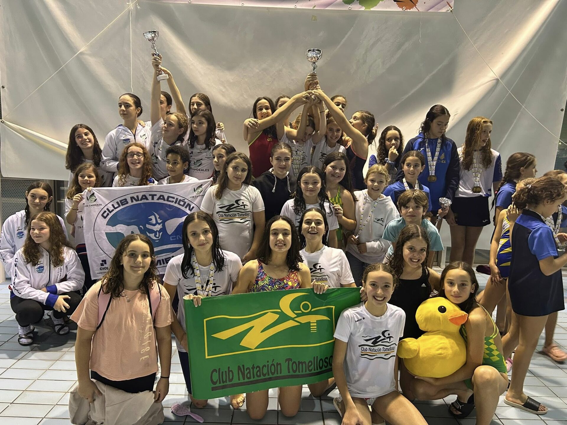El Club Natación Tomelloso se corona campeón provincial en categorías benjamín y alevín