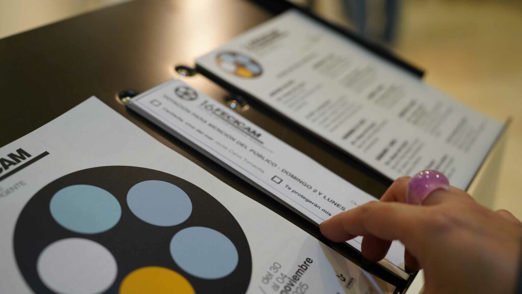 El largometraje "Cariñena, vino del mar", protegoniza la cuarta jornada del Festival de Cine Español Emergente 4 carinena vino del mar 09