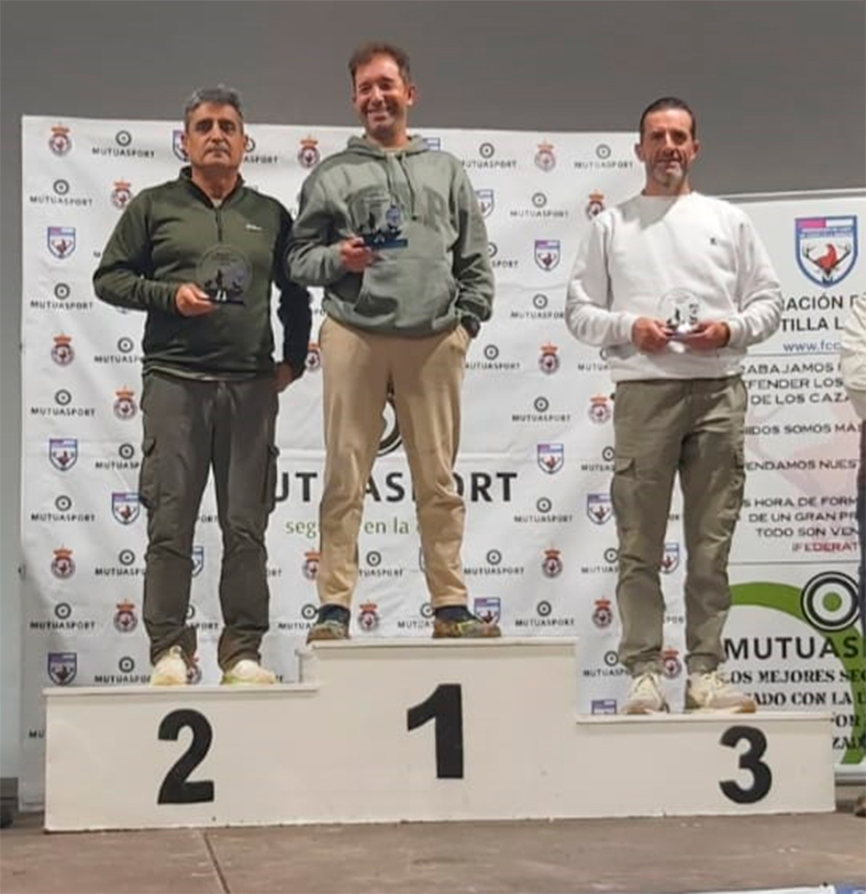 Rafael Martínez, Míriam Huertas y Lucas Alarcón, campeones autonómicos de caza menor con perro 1 caza menor con perro villatobas