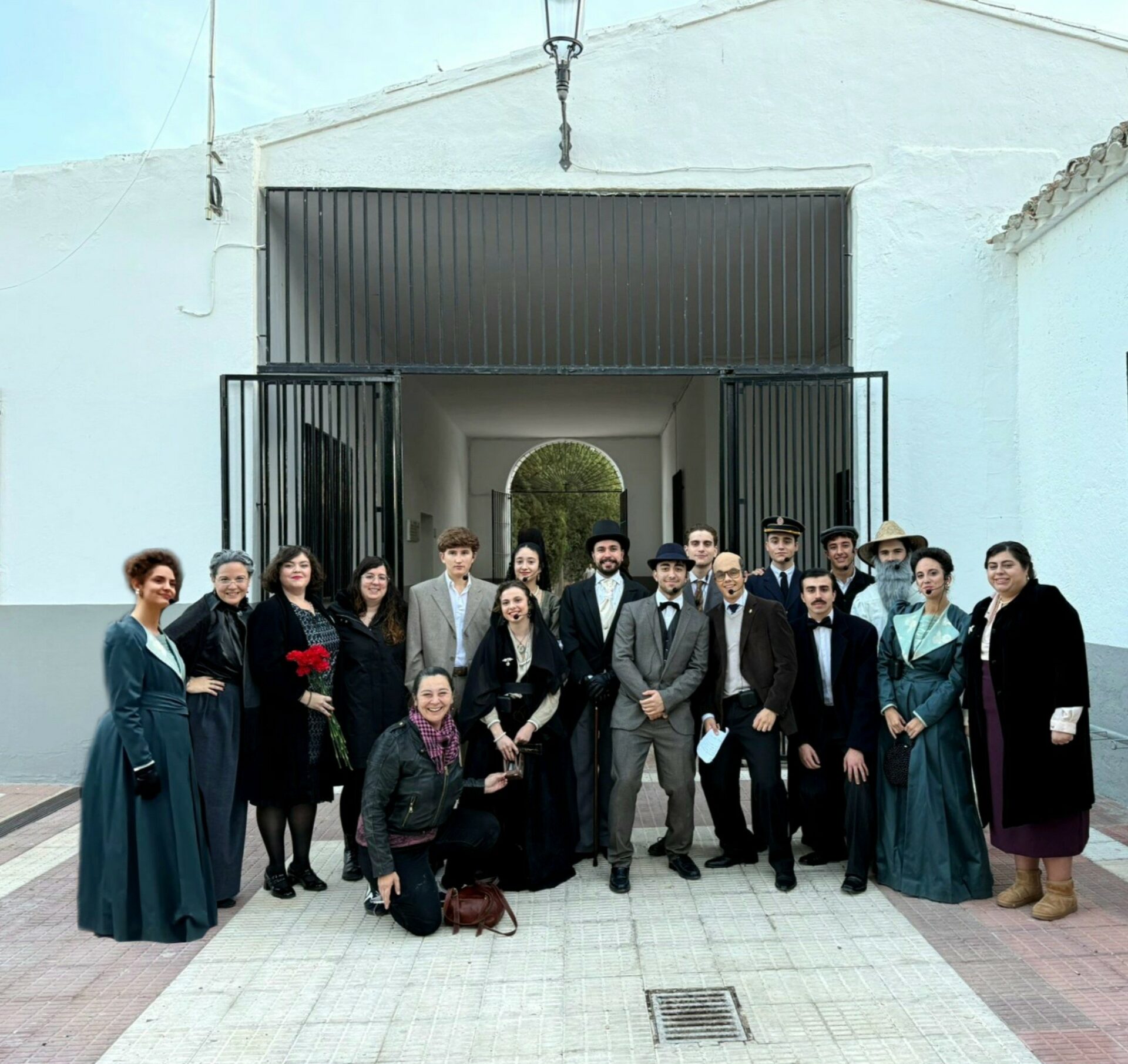 Tomelloso emociona con “Los Paseos por el Cementerio” gracias al impecable trabajo de Citra Teatro