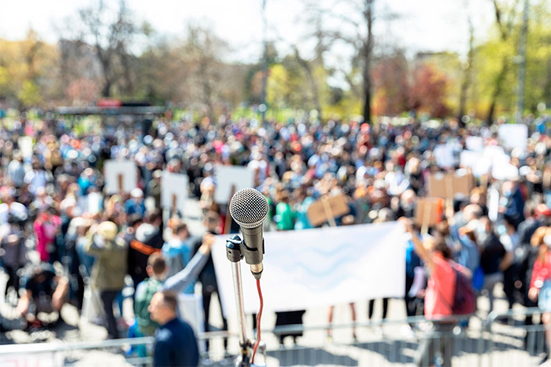 Analizando la brecha entre la ciudadanía y el poder