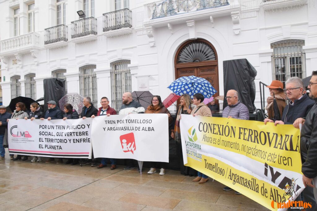 concentracion 30 noviembre tren tomelloso 01