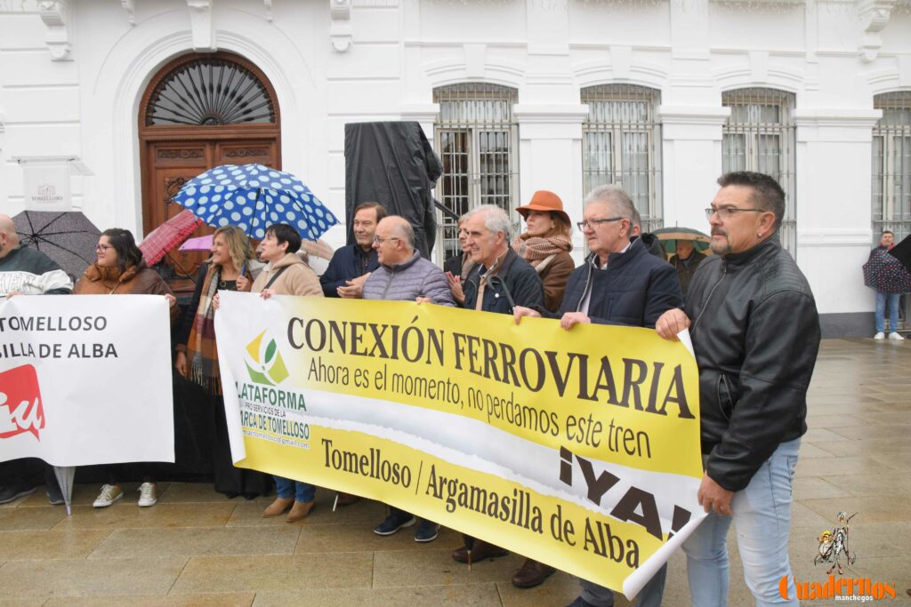 concentracion 30 noviembre tren tomelloso 02