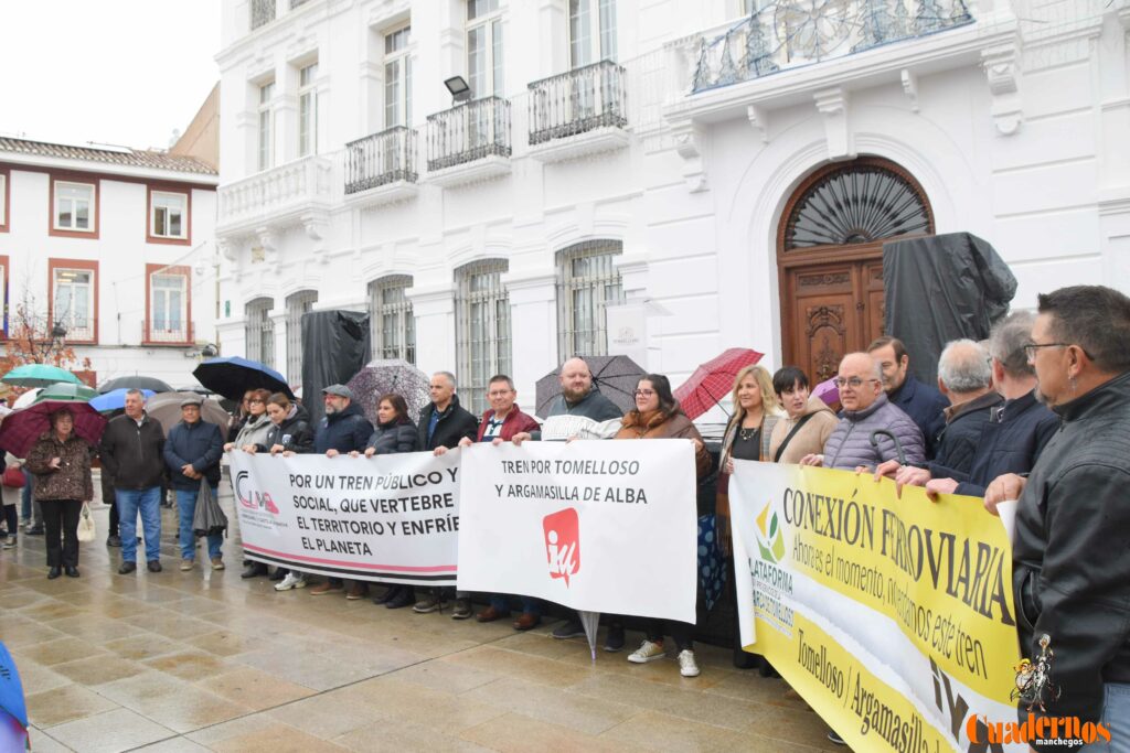 concentracion 30 noviembre tren tomelloso 06