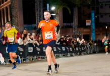 Eduardo Lara de Los Pieles Run brilla en la Media Maratón de Benidorm 2025: un atardecer inolvidable y un tiempo impresionante