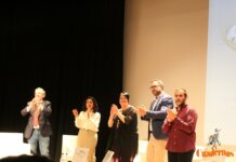 «Teatro en Tomelloso»: Mercedes González presenta su obra en un acto cargado de emociones