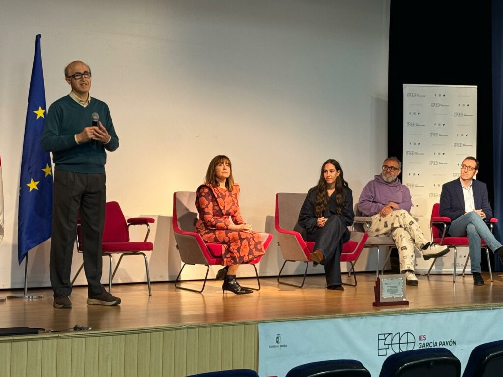 homenaje expediente academico pavon 6