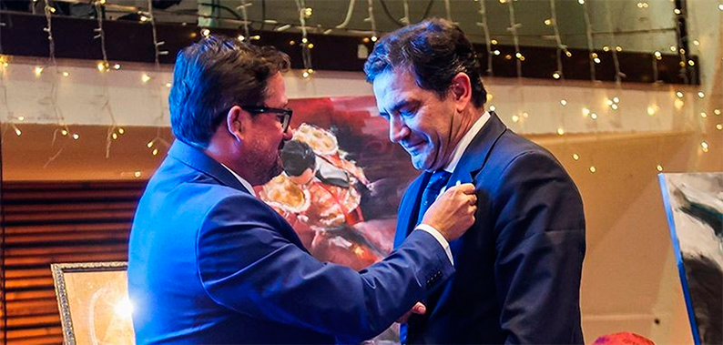 Valverde recibe la Medalla de Oro de la Federación Taurina Manchega por su compromiso institucional con la Fiesta Nacional y la tauromaquia