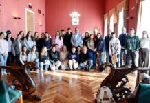 Navarro recibe a los estudiantes italianos del programa de intercambio con el IES Airén de Tomelloso