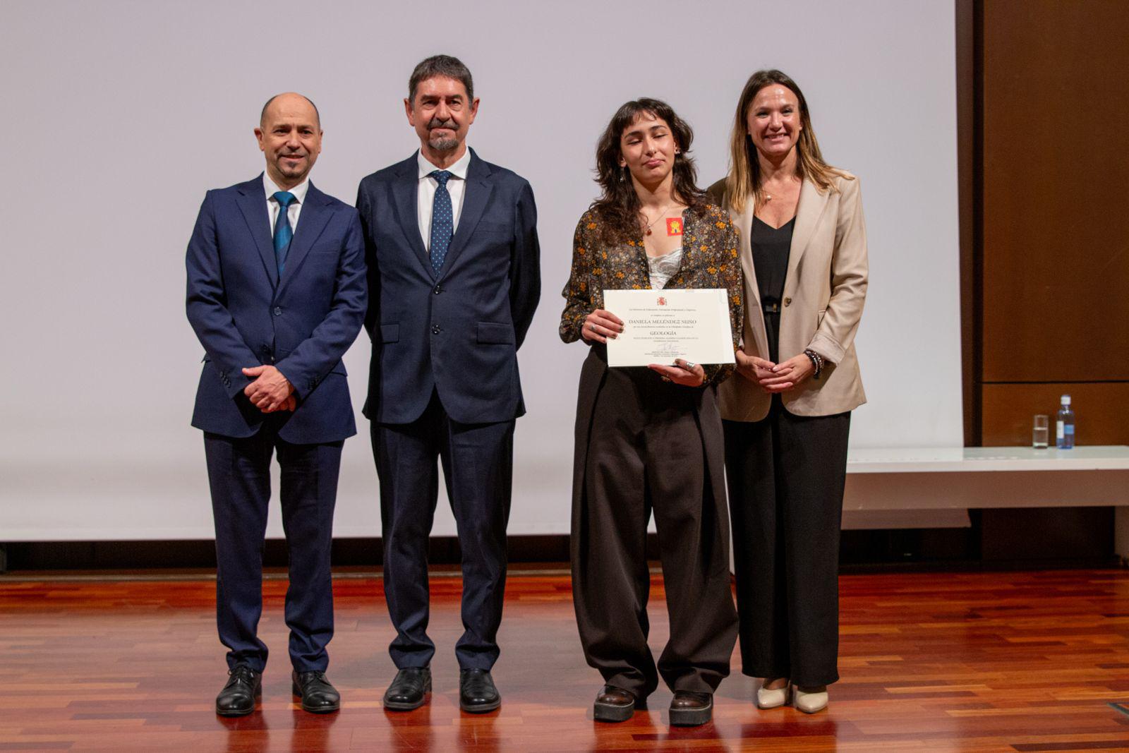 Dos alumnos de Castilla-La Mancha, entre los ganadores de los premios concedidos por el Ministerio de Educación por las Olimpiadas Científicas 