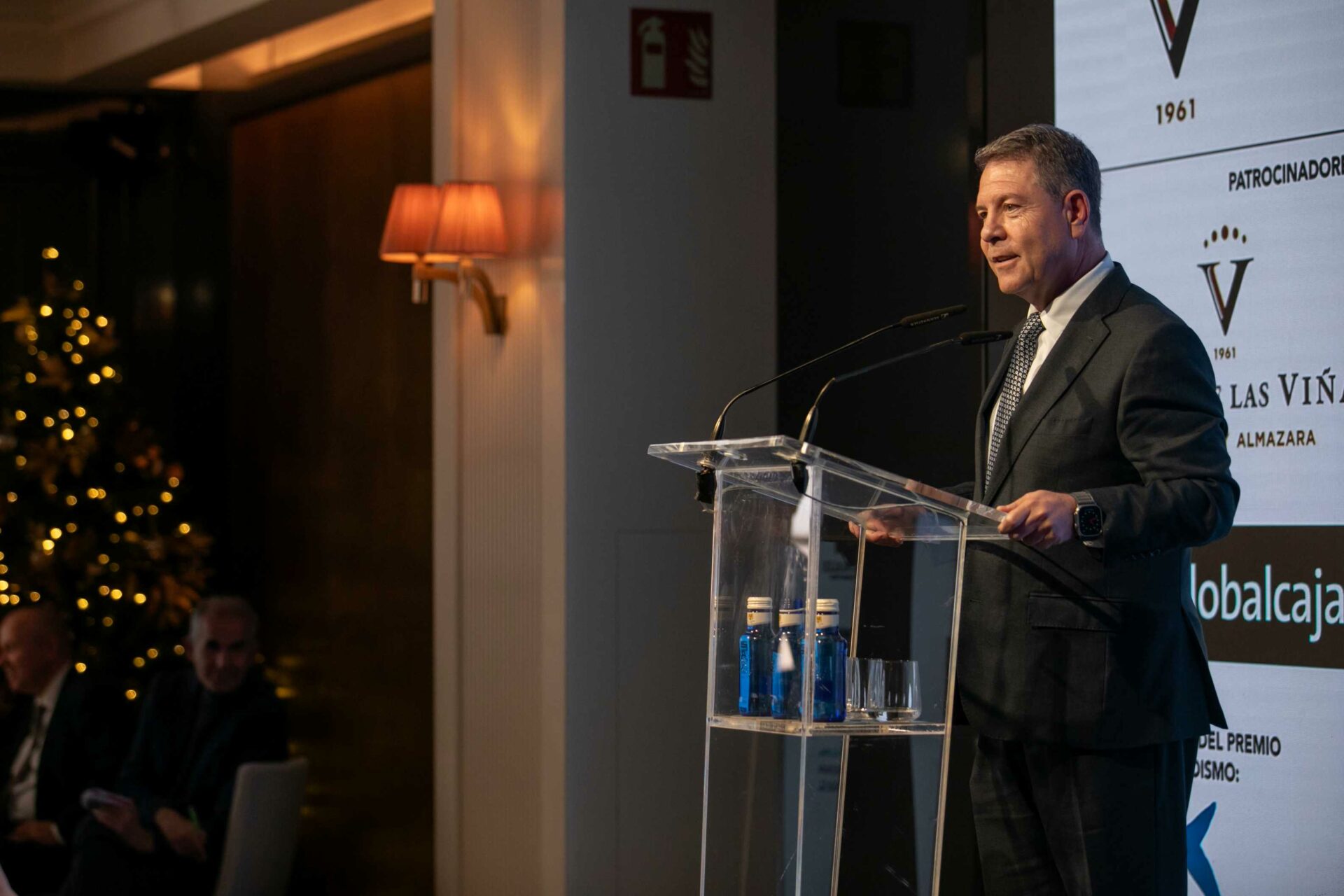 El presidente de Castilla-La Mancha, Emiliano García-Page, asiste al homenaje a Javier Lambán y al certamen cultural Virgen de las Viñas