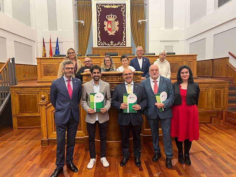 La Plataforma de personas con discapacidad intelectual de CLM traslada al presidente de las Cortes sus propuestas para una sociedad más inclusiva