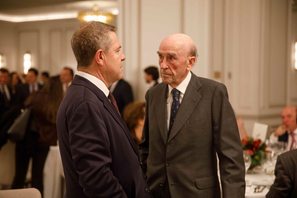 "Premios y reconocimientos marcan el XXIV Certamen Cultural Virgen de las Viñas en Madrid"