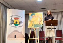 Elena Mahoney con su obra «Jorge sol» ganadora de la 27ª Edición del Certamen de Pintura Francisco Carretero