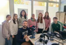 Alumnas del IES Fco. García Pavón abordan el origen del Día Internacional contra la Violencia Machista en un programa especial