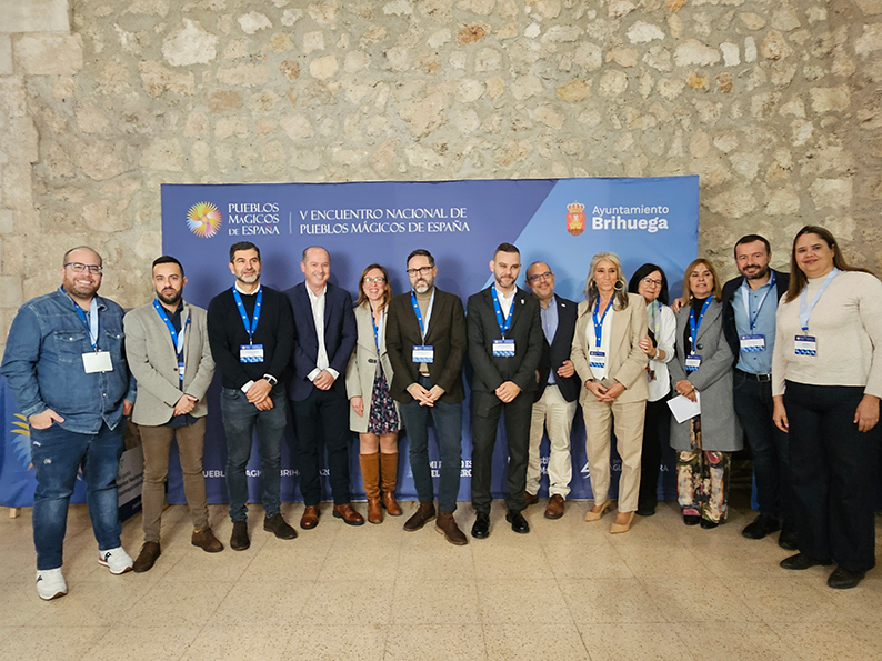 El presidente de las Cortes destaca que el buen momento turístico que disfruta la región contribuye “a que Castilla-La Mancha sea más querida, más valorada y escuchada con más respeto”