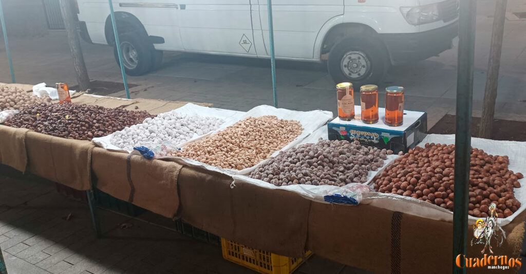 Recuerdo y sabor en Tomelloso: cientos de vecinos honran a sus difuntos y disfrutan del tradicional “puñao” 1 Recuerdo y sabor en Tomelloso: cientos de vecinos honran a sus difuntos y disfrutan del tradicional “puñao”