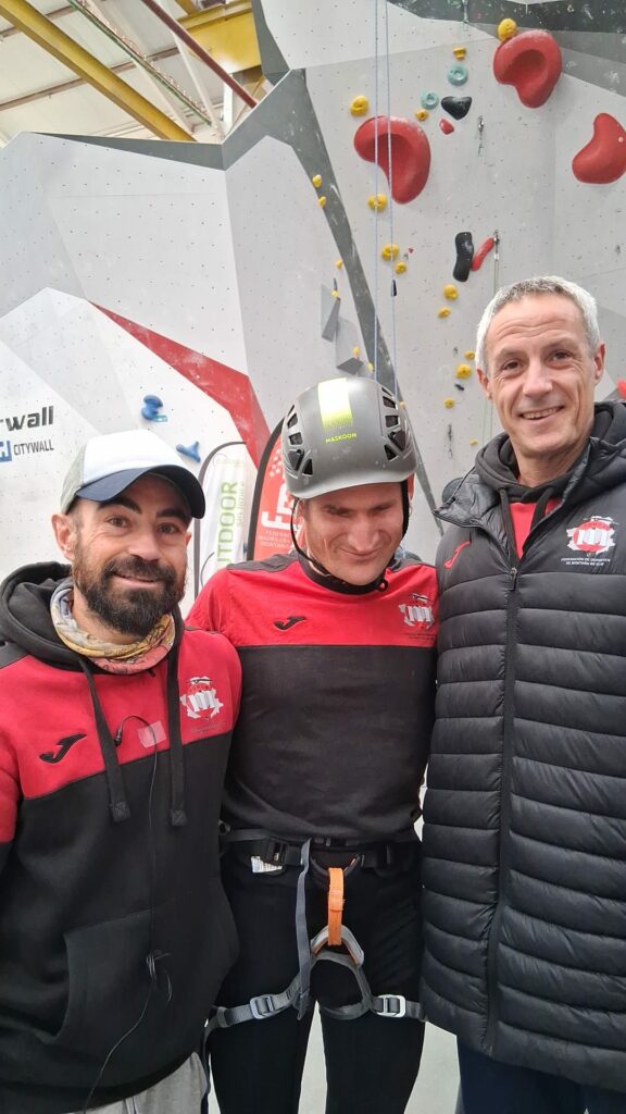 El escalador ciego y con TEA Sergio Aznárez, subcampeón en el Campeonato de Madrid de Escalada de Dificultad y Paraescalada