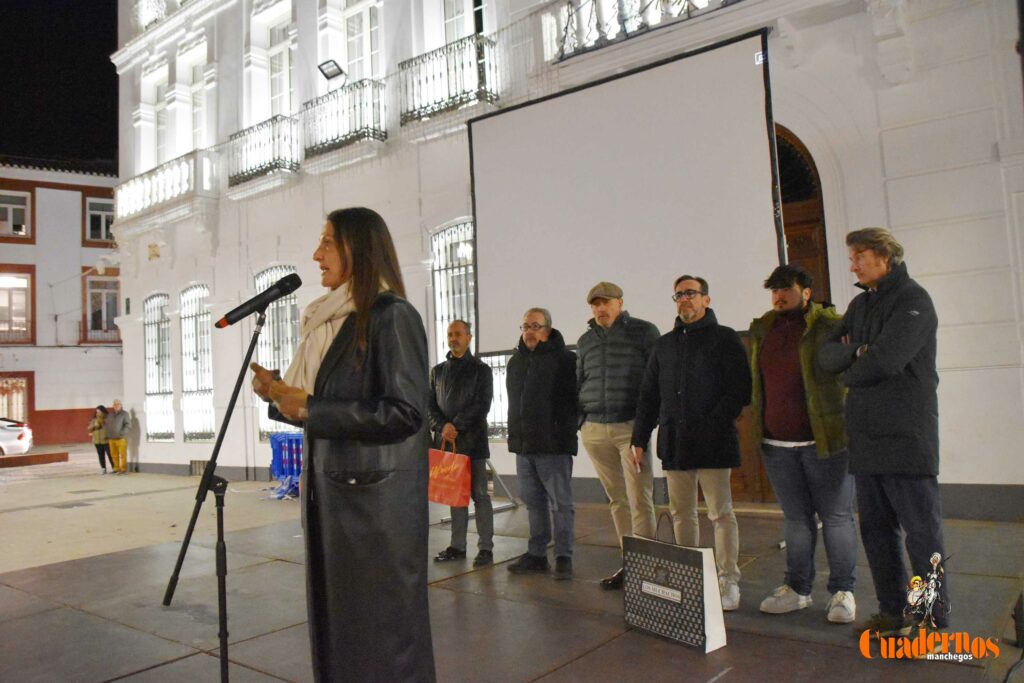 tomelloso apaga sus luces y enciende las del comercio local en un emotivo homenaje a los autonomos 03