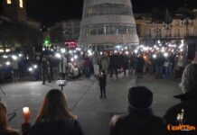 Tomelloso apaga sus luces y enciende las del comercio local en un emotivo homenaje a los autónomos y comerciantes