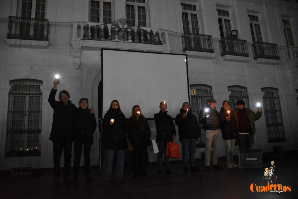 tomelloso apaga sus luces y enciende las del comercio local en un emotivo homenaje a los autonomos 09