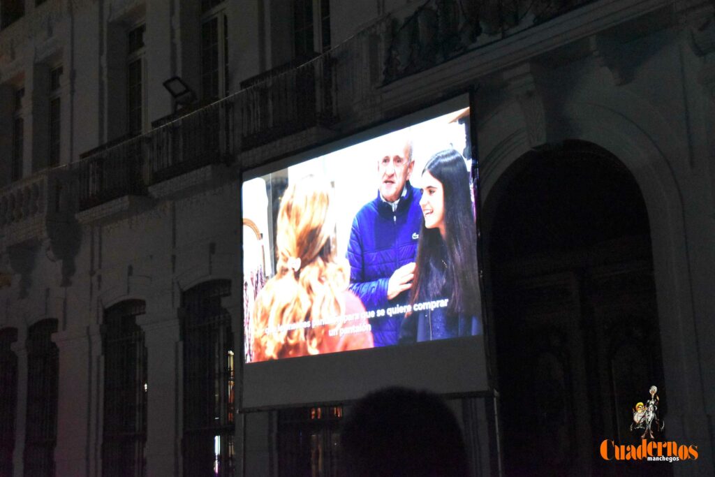 tomelloso apaga sus luces y enciende las del comercio local en un emotivo homenaje a los autonomos 13