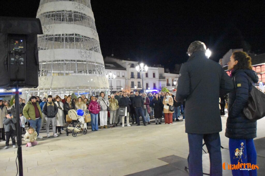 tomelloso apaga sus luces y enciende las del comercio local en un emotivo homenaje a los autonomos 25
