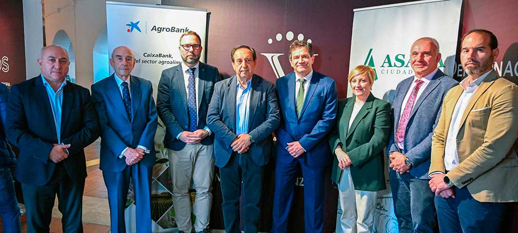 Valverde apuesta por que se favorezca la incorporación de jóvenes a la agricultura como sector clave de la economía provincial