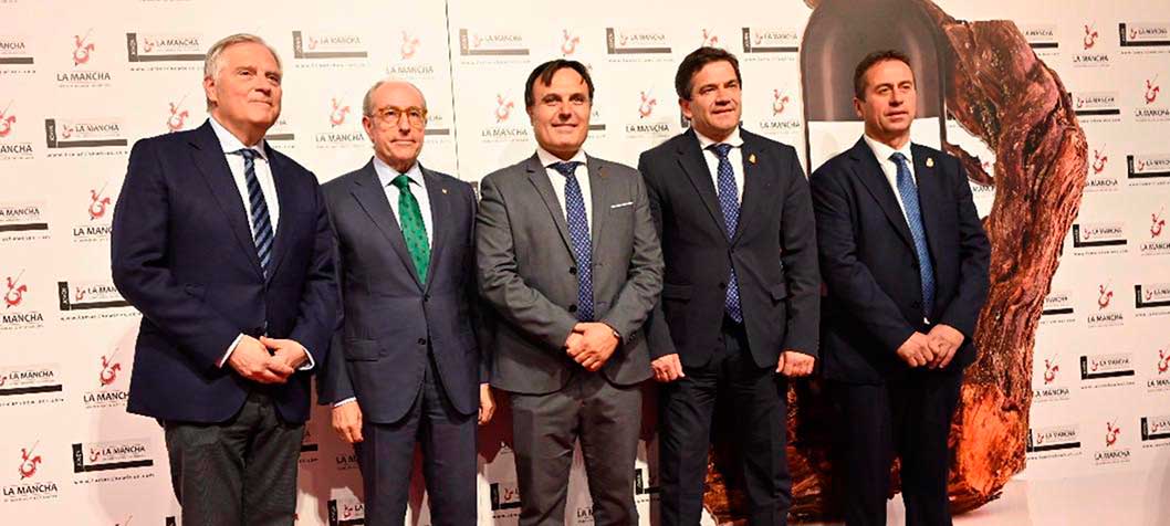 Valverde ensalza en los Premios Solidarios 2025 de la DO Mancha el vino como símbolo de nuestra identidad y motor de futuro para la provincia