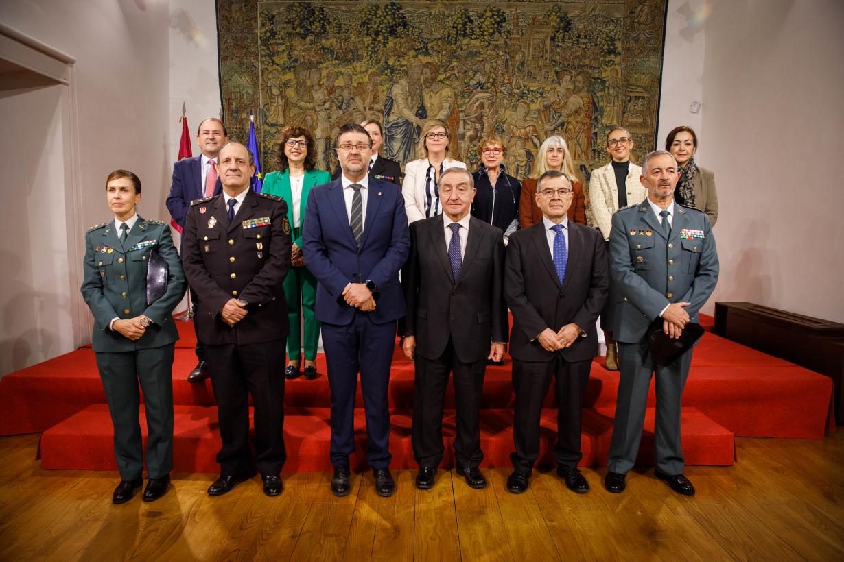 Se firma un acuerdo para la constitución de la Mesa de la Prevención, Intervención y Seguimiento del Acoso Escolar        