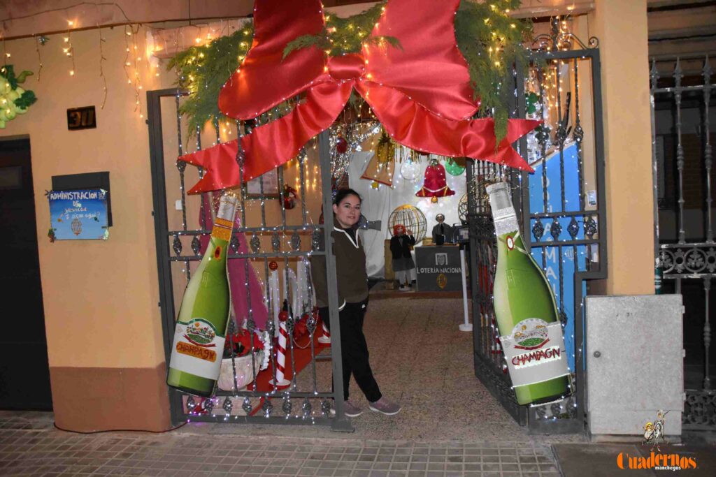 La ilusión de la Navidad llegará a Tomelloso en la administración de Lotería de Doña Soledad 6 administracion loteria navidad soledad quiralte 24 2