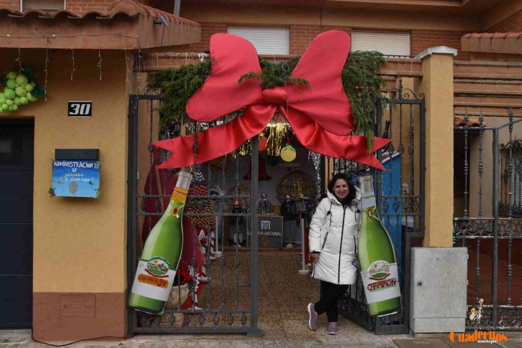 La ilusión de la Navidad llegará a Tomelloso en la administración de Lotería de Doña Soledad 34 administracion loteria navidad soledad quiralte 44 1